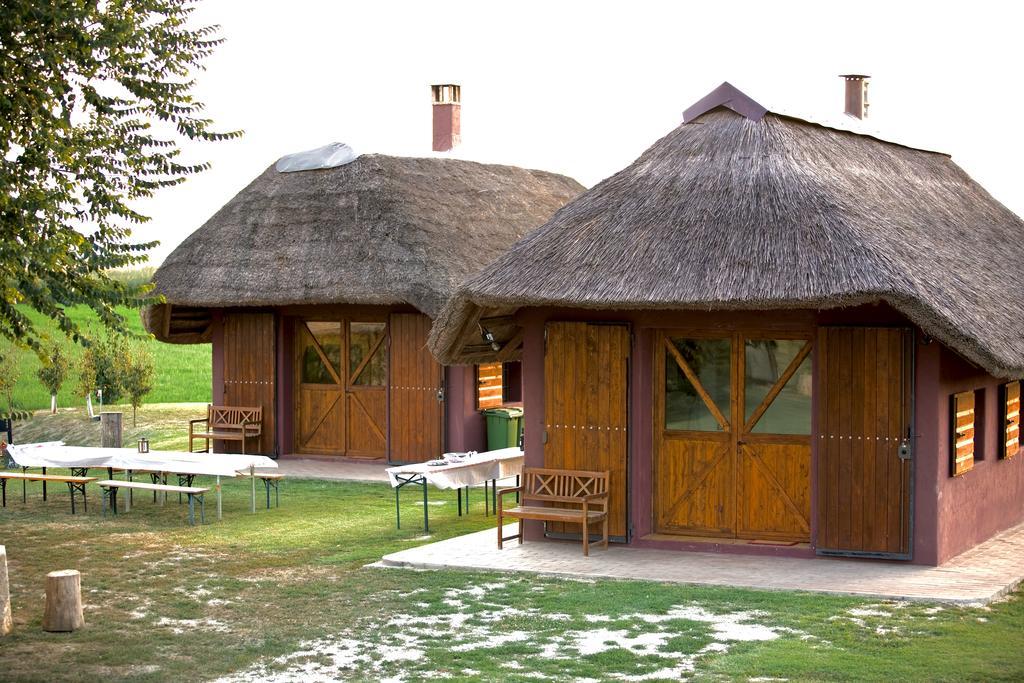 Agriturismo Bassara Le Capanne Argenta Экстерьер фото